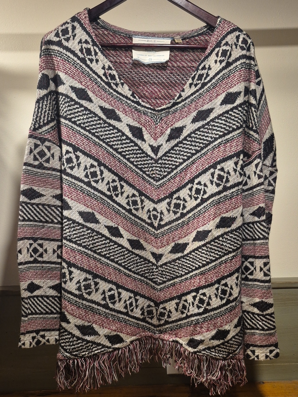 Fringed V-Neck Knit Sweater in Dusty Rose, Black & Cream